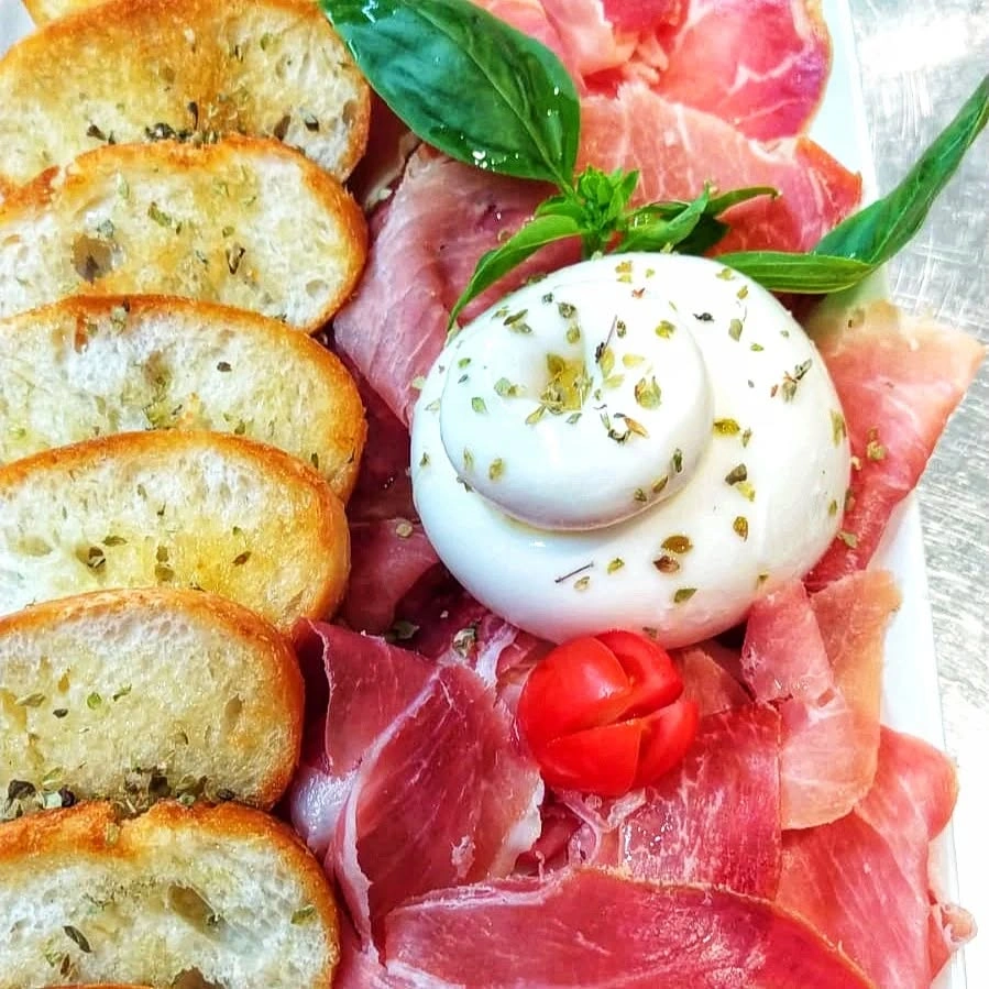 embutido-jonny-russo-comida-italiana-tenerife